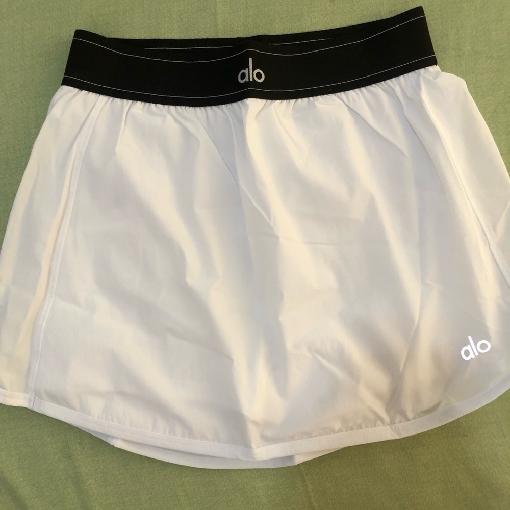 Alo Match Point White Athletic Skirt with Black Waistband